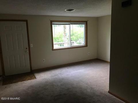 301 Potter Ave, Lansing, MI 48910 photo 2