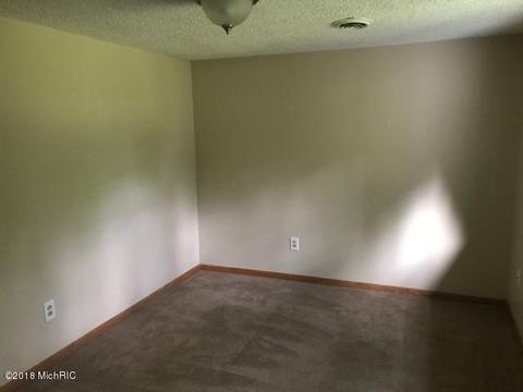 301 Potter Ave, Lansing, MI 48910 photo 4