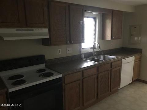 301 Potter Ave, Lansing, MI 48910 photo 5