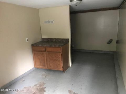 301 Potter Ave, Lansing, MI 48910 photo 10