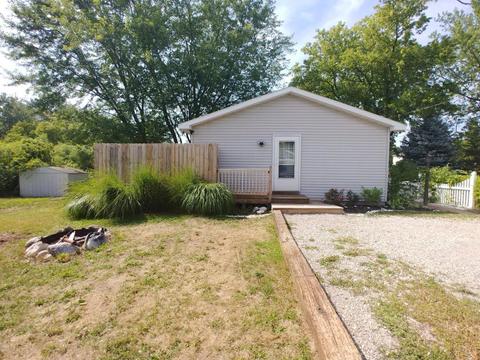 10935 Cedar St, Honor, MI 49640 photo 4