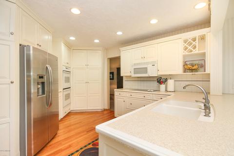 8095 Ginger Brook Ct SE, Ada, MI 49301 photo 19