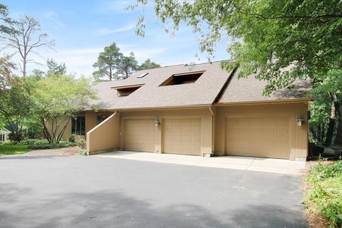 8095 Ginger Brook Ct SE, Ada, MI 49301 photo 5