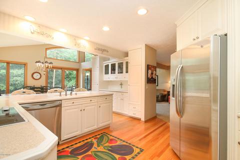 8095 Ginger Brook Ct SE, Ada, MI 49301 photo 16