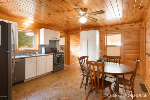 4336 17th St, Dorr, MI 49323 photo 9