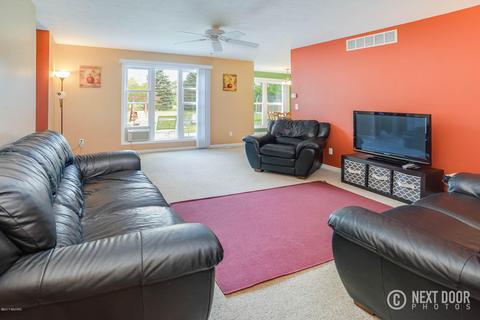 338 Maple St, Newaygo, MI 49337 photo 8