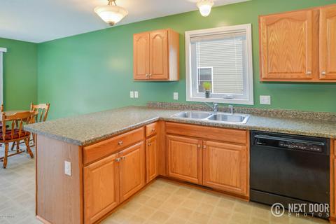 338 Maple St, Newaygo, MI 49337 photo 5