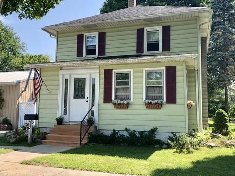 516 Spring St, Three Rivers, MI 49093 photo 1