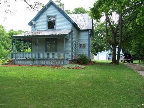 228 Irish St, Lyons, MI 48851 photo 1