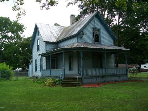 228 Irish St, Lyons, MI 48851 photo 2