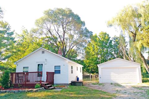 935 E Adda St, White Cloud, MI 49349 photo 3