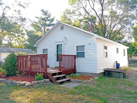 935 E Adda St, White Cloud, MI 49349 photo 1