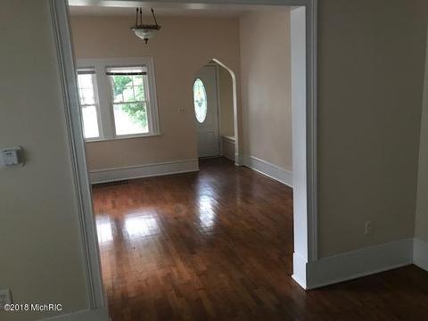 413 W Maple St, Lansing, MI 48906 photo 10