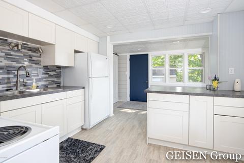 220 W May St, Belding, MI 48809 photo 9
