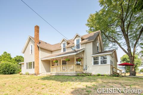 220 W May St, Belding, MI 48809 photo 2