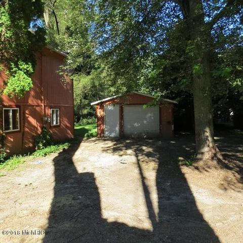 110 Sutherland Dr NW, Stanton, MI 48888 photo 2