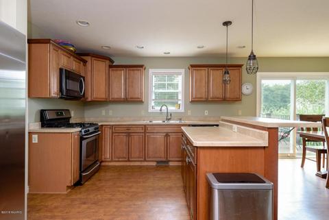 668 Edward Dr, Plainwell, MI 49080 photo 11