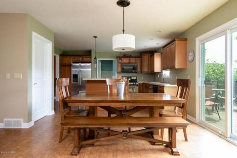 668 Edward Dr, Plainwell, MI 49080 photo 9
