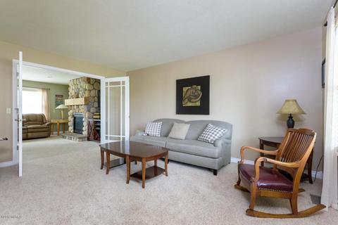 668 Edward Dr, Plainwell, MI 49080 photo 5