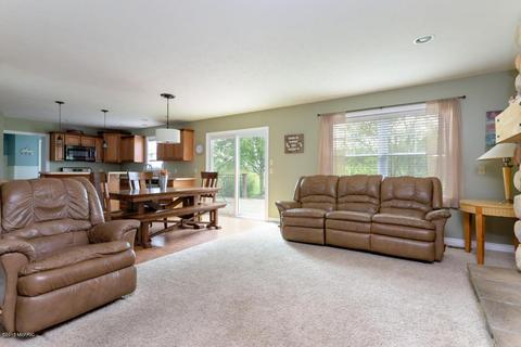668 Edward Dr, Plainwell, MI 49080 photo 7