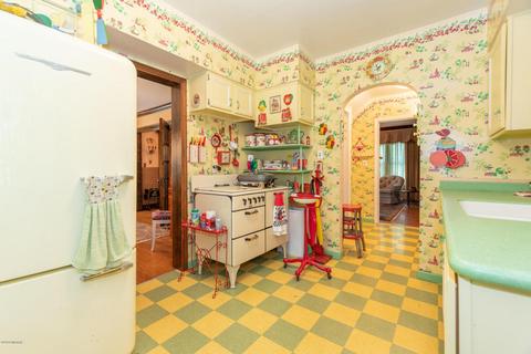 803 N Main St, Plainwell, MI 49080 photo 9