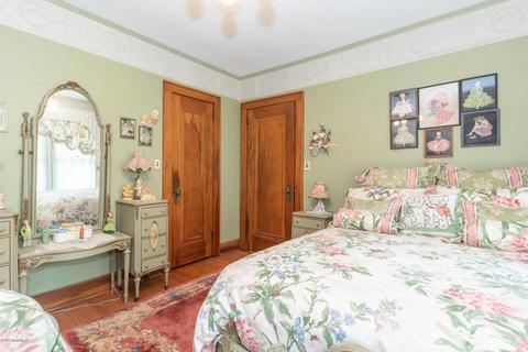 803 N Main St, Plainwell, MI 49080 photo 29