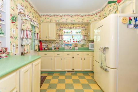 803 N Main St, Plainwell, MI 49080 photo 10