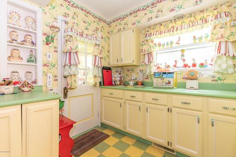 803 N Main St, Plainwell, MI 49080 photo 12