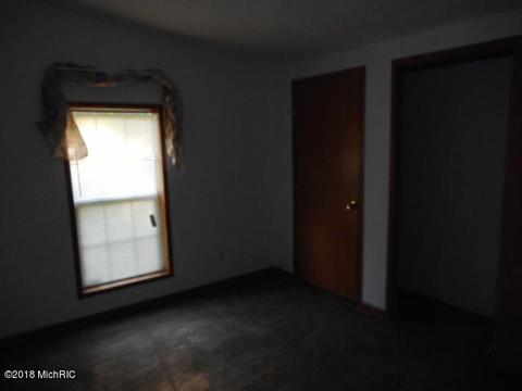 5700 E Riverside Dr, Lyons, MI 48851 photo 14
