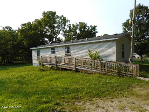 5700 E Riverside Dr, Lyons, MI 48851 photo 2