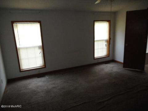 5700 E Riverside Dr, Lyons, MI 48851 photo 11