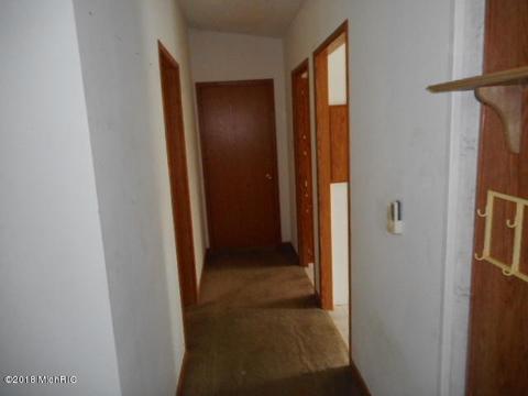 5700 E Riverside Dr, Lyons, MI 48851 photo 8