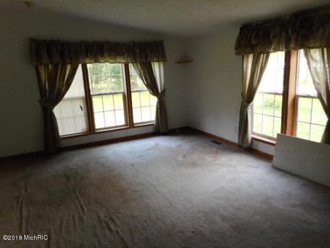 5700 E Riverside Dr, Lyons, MI 48851 photo 5