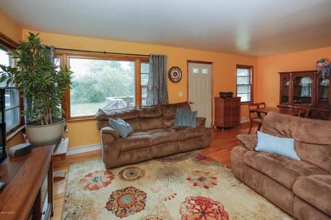 16613 Division Dr, Marshall, MI 49068 photo 4