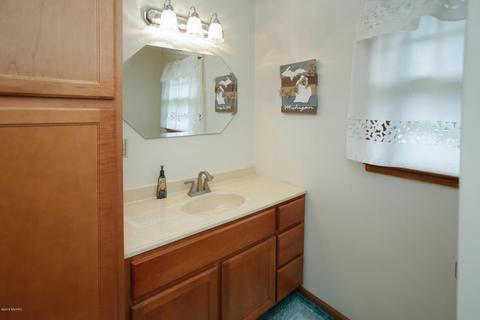 16613 Division Dr, Marshall, MI 49068 photo 11