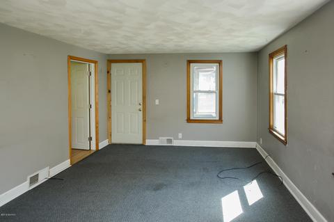 328 Mitchell St, Marshall, MI 49068 photo 4