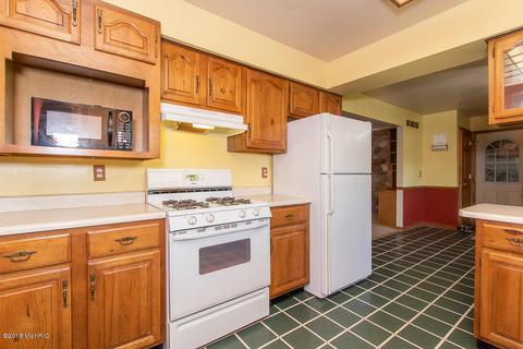6138 Ormada Dr, Kalamazoo, MI 49048 photo 12