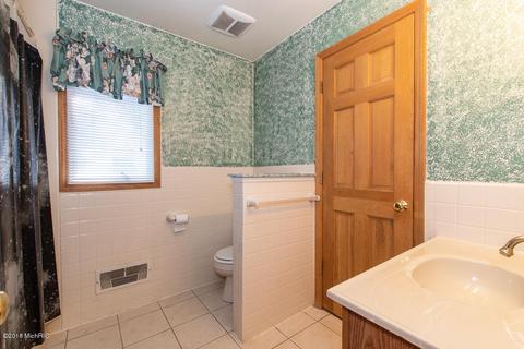6138 Ormada Dr, Kalamazoo, MI 49048 photo 17