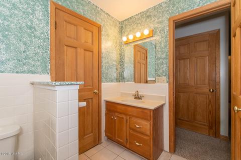 6138 Ormada Dr, Kalamazoo, MI 49048 photo 16
