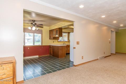 6138 Ormada Dr, Kalamazoo, MI 49048 photo 8