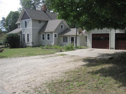 550 Merrick St, Belding, MI 48809 photo 2