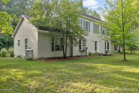 4540 N Evergreen Dr, White Cloud, MI 49349 photo 2