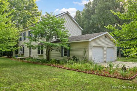 4540 N Evergreen Dr, White Cloud, MI 49349 photo 3
