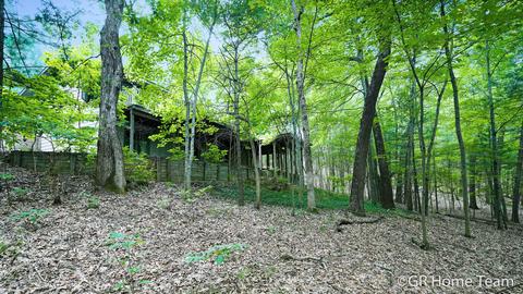 8700 Bailey Dr SE, Ada, MI 49301 photo 1