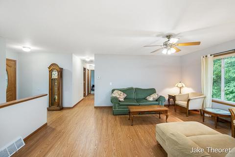 837 Morgan Dr, Belding, MI 48809 photo 5