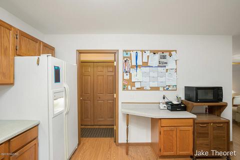 837 Morgan Dr, Belding, MI 48809 photo 10