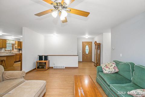 837 Morgan Dr, Belding, MI 48809 photo 6