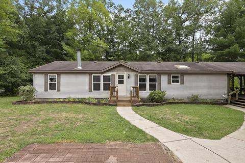6390 E 52nd St, Newaygo, MI 49337 photo 2