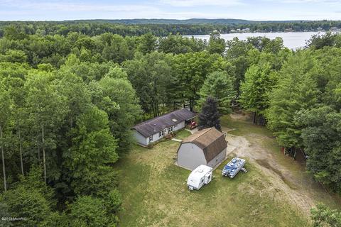 6390 E 52nd St, Newaygo, MI 49337 photo 4