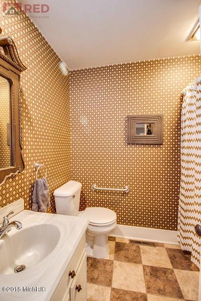 223 N Eagle St, Marshall, MI 49068 photo 12